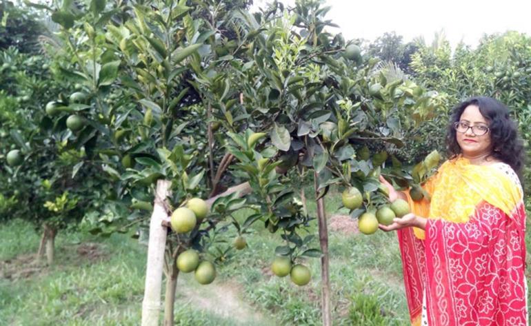 রিনা আক্তার