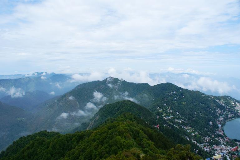 ছায়া চরাচর জুড়ে পাহাড়ি উপত্যকা