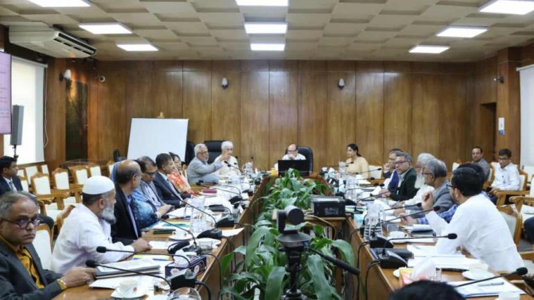 রাজধানী উন্নয়ন কর্তৃপক্ষের (রাজউক) বিস্তারিত এলাকা পরিকল্পনা বা ড্যাপের কিছু নির্দেশনার সংশোধনী প্রস্তাব নীতিগতভাবে অনুমোদন দিয়েছে ড্যাপ (২০২২–২০৩৫) রিভিউ সংক্রান্ত উপদেষ্টা কমিটি।