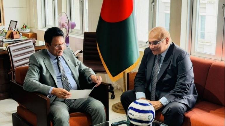 শিক্ষামন্ত্রীর সঙ্গে পাকিস্তান হাইকমিশনারের সৌজন্য সাক্ষাৎ