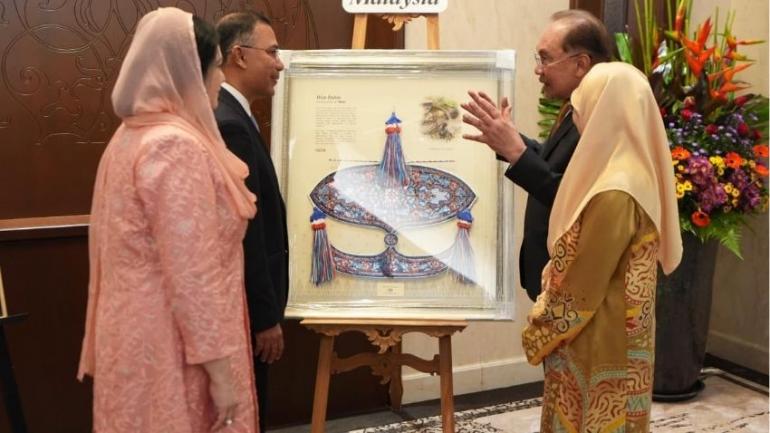 মালয়েশিয়ার শ্রমবাজার দ্রুত উন্মুক্ত করতে আনোয়ার ইব্রাহিমের প্রতি আহ্বান প্রধানমন্ত্রীর