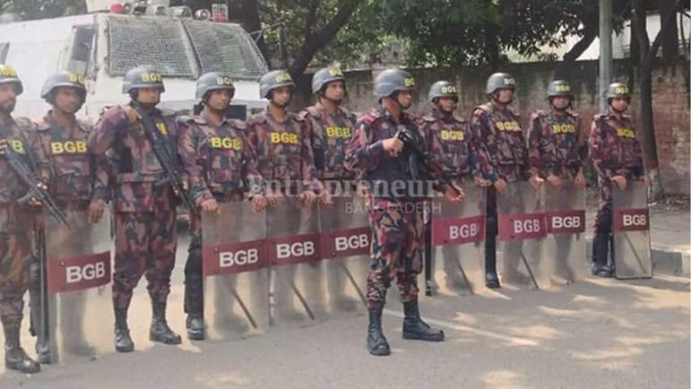 রাজধানীর বিভিন্ন স্থানে বিজিবি মোতায়েন