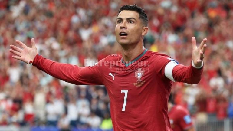 জোড়া গোলের পর রোনালদো বললেন, ‘আই এম ব্যাক’