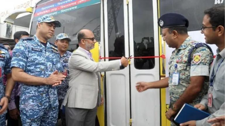 বিমানবন্দরে যাত্রীদের জন্য ফ্রি শাটল বাস চালু করল বেবিচক