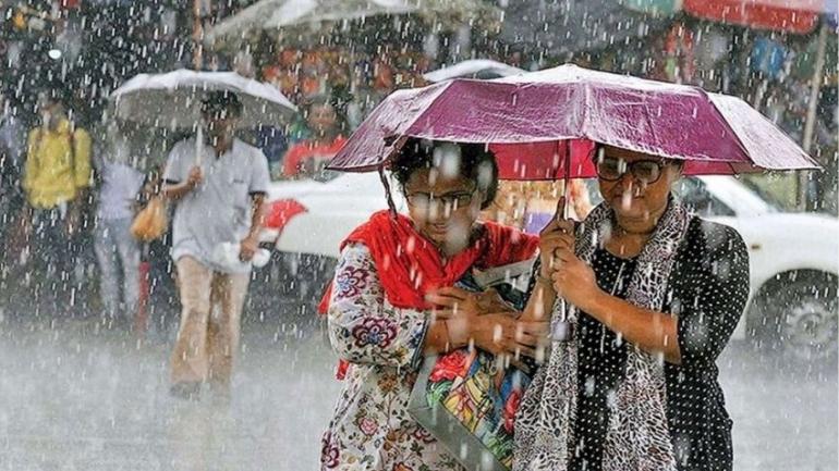 দুপুরের মধ্যে ঢাকাসহ ১৪ জেলায় ভারি বৃষ্টির আভাস