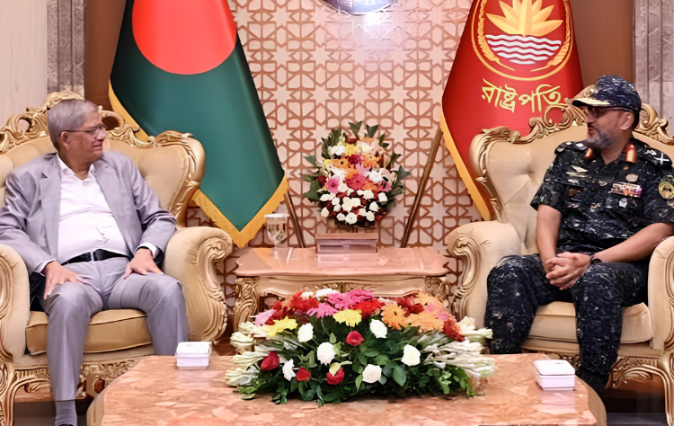 বঙ্গভবনে রাষ্ট্রপতি মির্জা ফখরুল ইসলাম আলমগীর-এর সঙ্গে আনসার ও ভিডিপি মহাপরিচালক মেজর জেনারেল আবদুল মোতালেব সাজ্জাদ মাহমুদ সৌজন্য সাক্ষাৎ করেন। ছবি : পিআইডি
